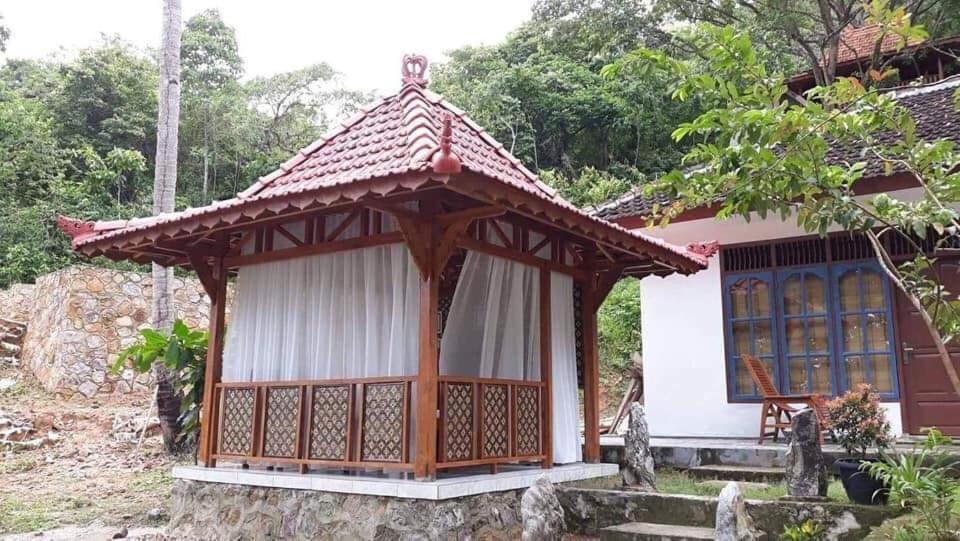 Alam Kita Hotel Karimunjawa Exterior photo
