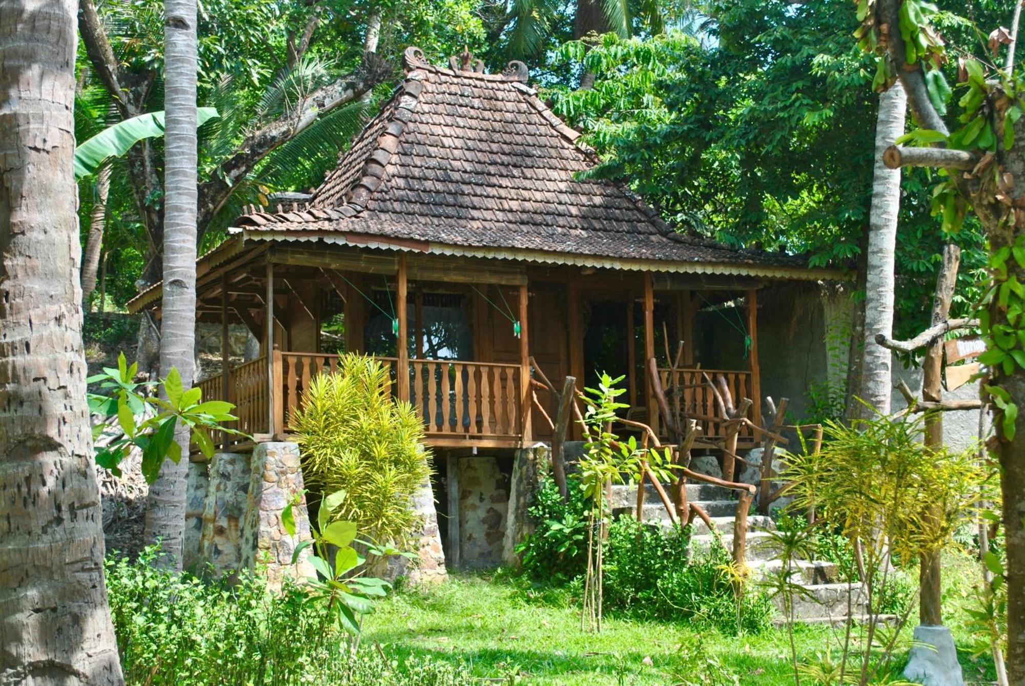 Alam Kita Hotel Karimunjawa Exterior photo