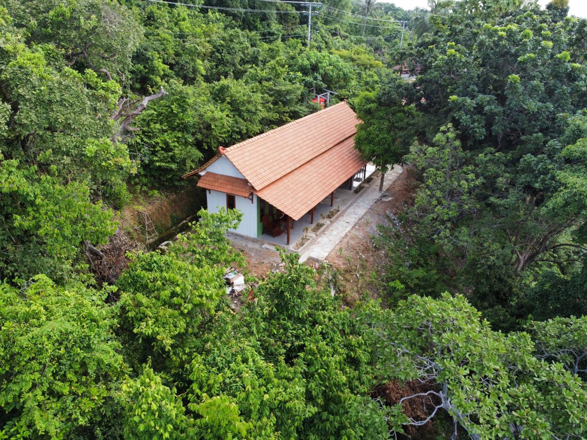 Alam Kita Hotel Karimunjawa Exterior photo