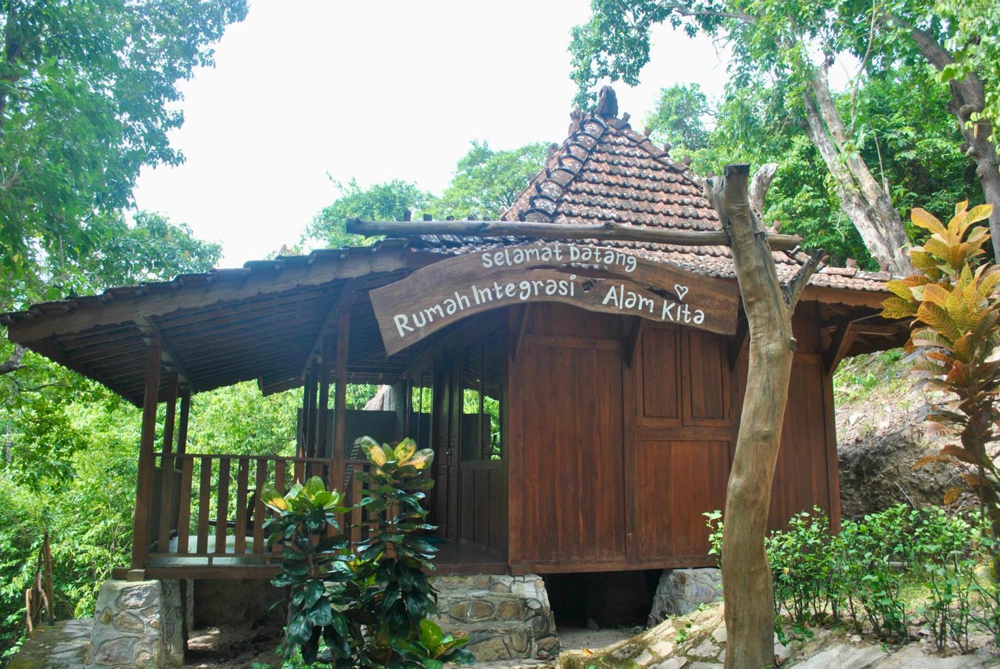 Alam Kita Hotel Karimunjawa Exterior photo