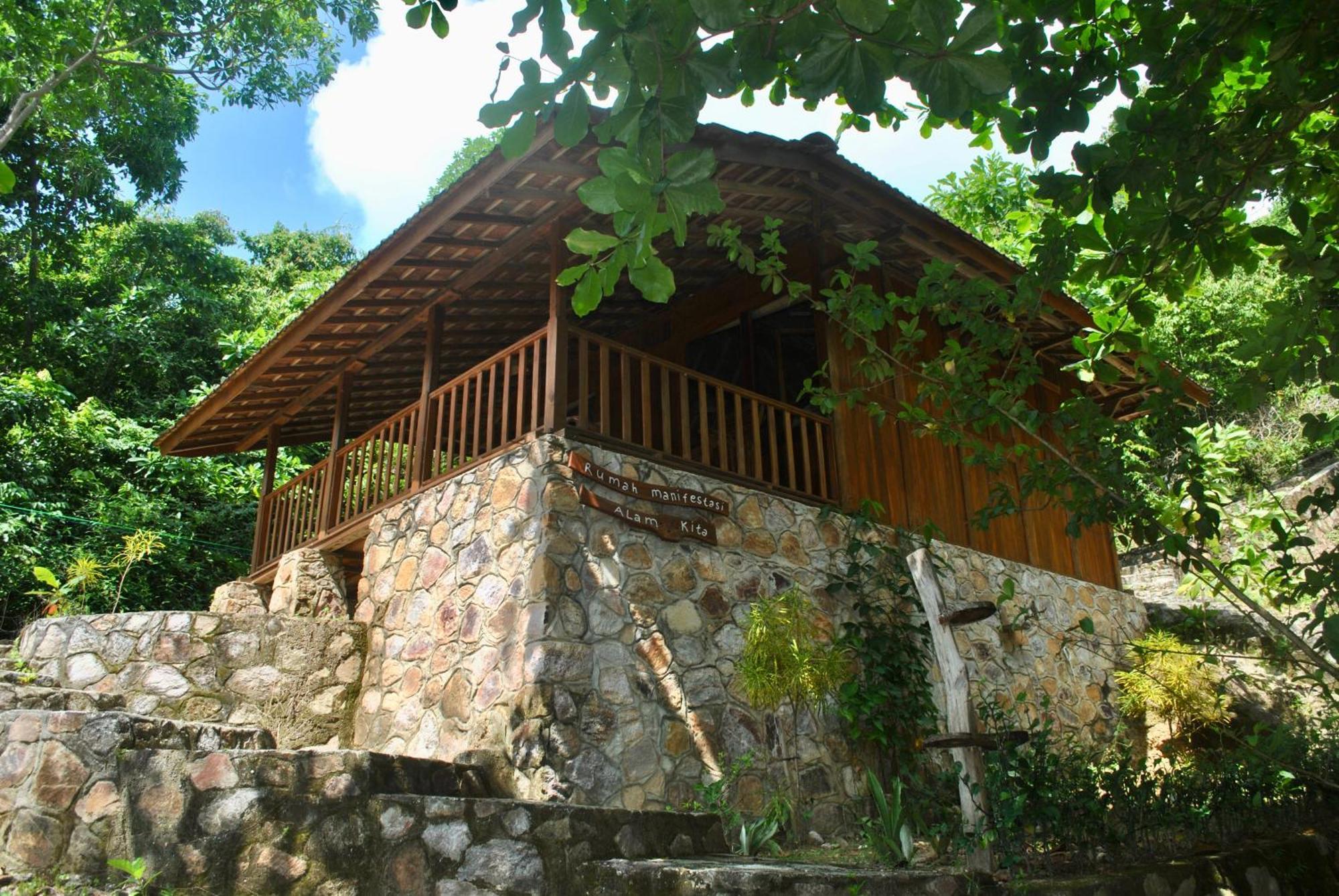 Alam Kita Hotel Karimunjawa Exterior photo