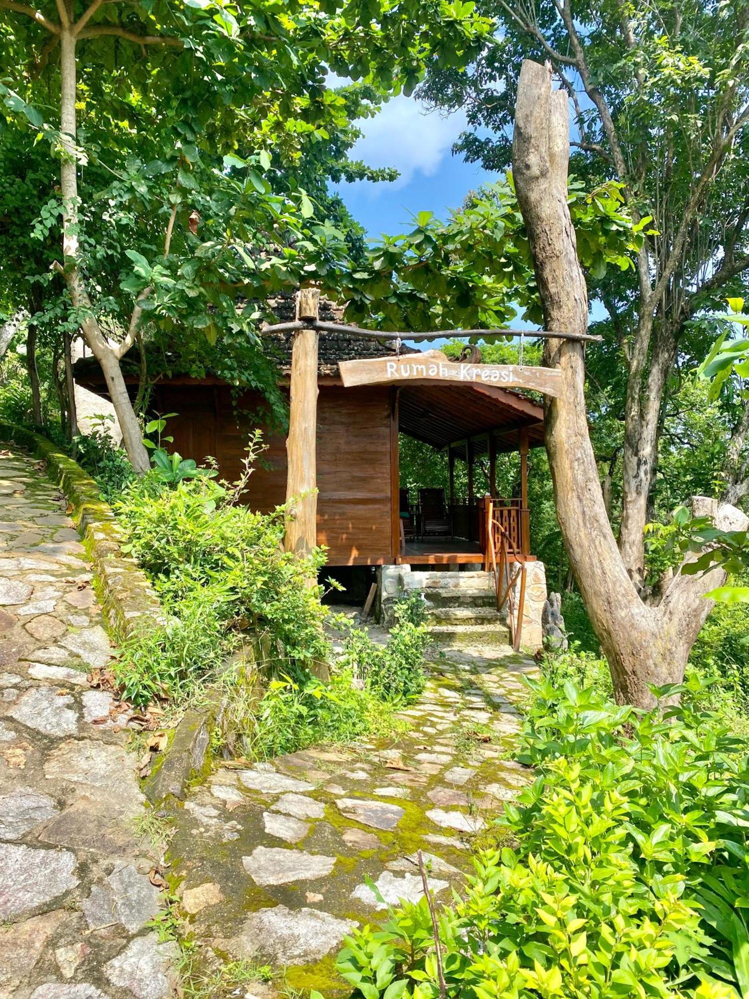 Alam Kita Hotel Karimunjawa Exterior photo